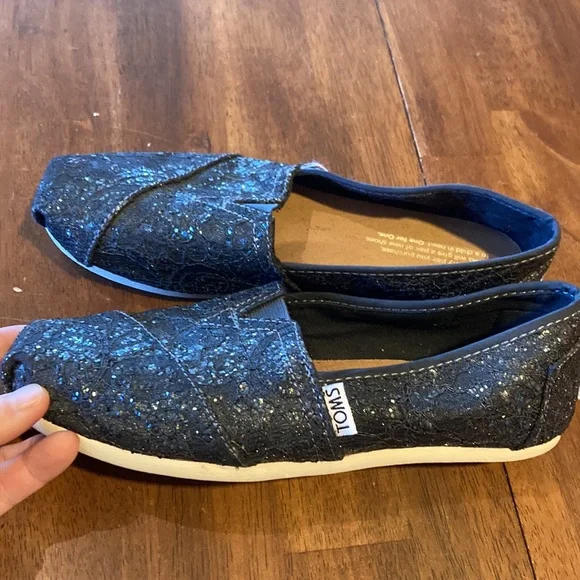 Tom’s, sparkly black women’s size 5.5 - Picture 4 of 7